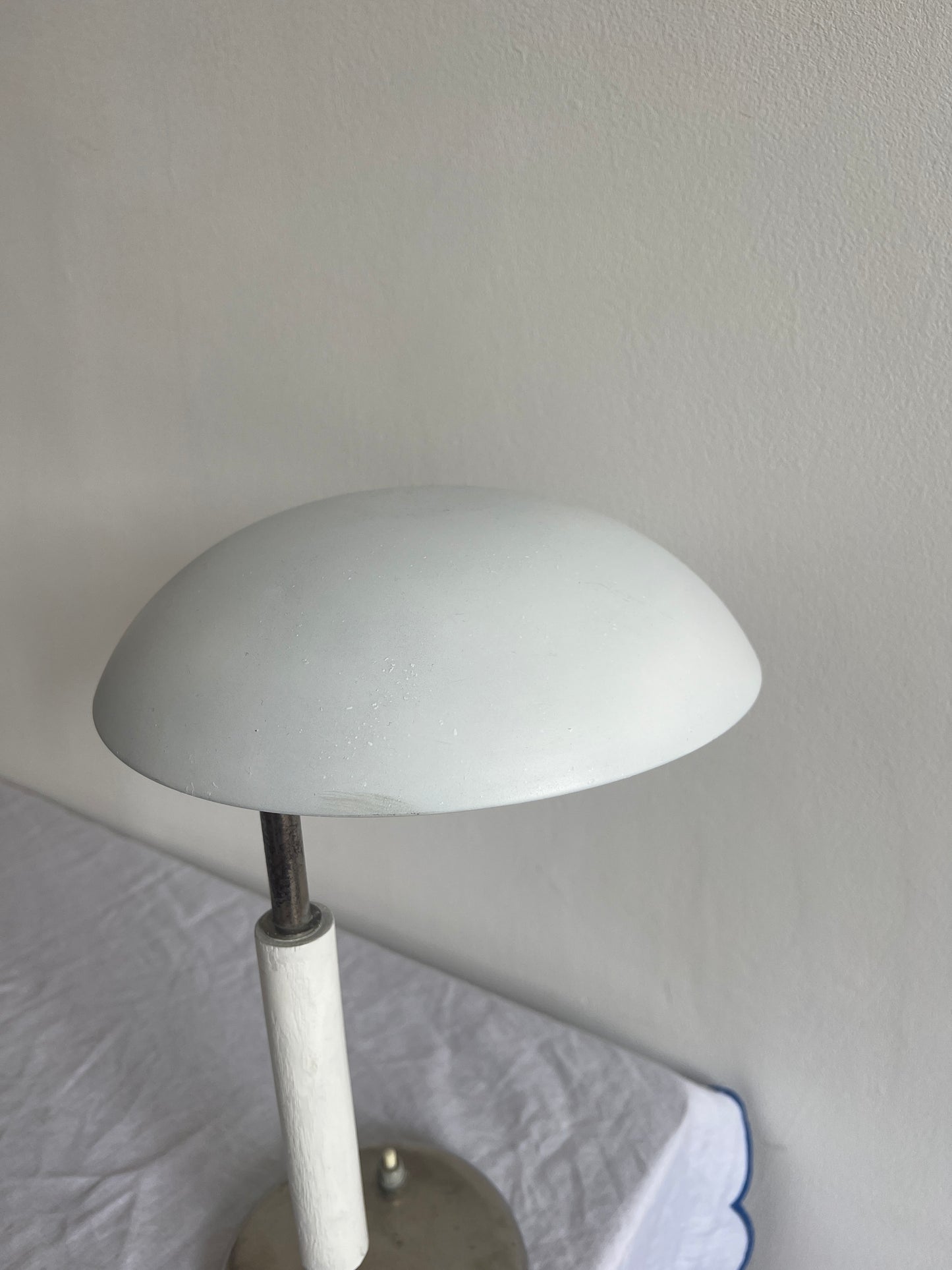 40’S MODERNIST TABLE LAMP