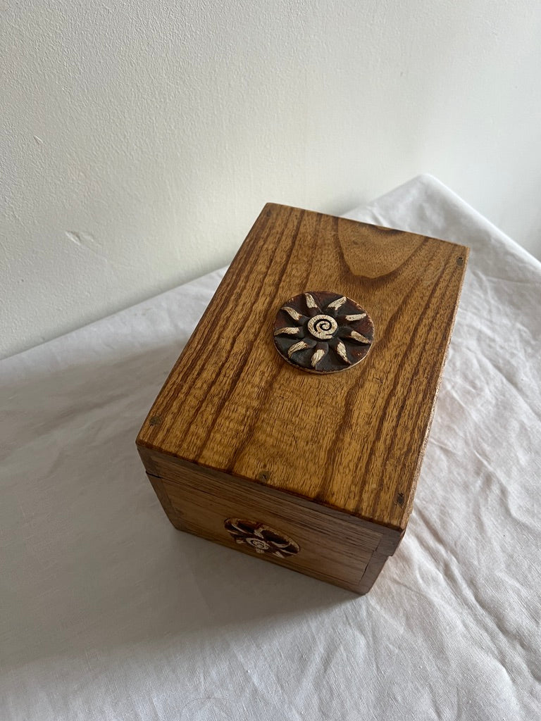 WOODEN SUN BOX