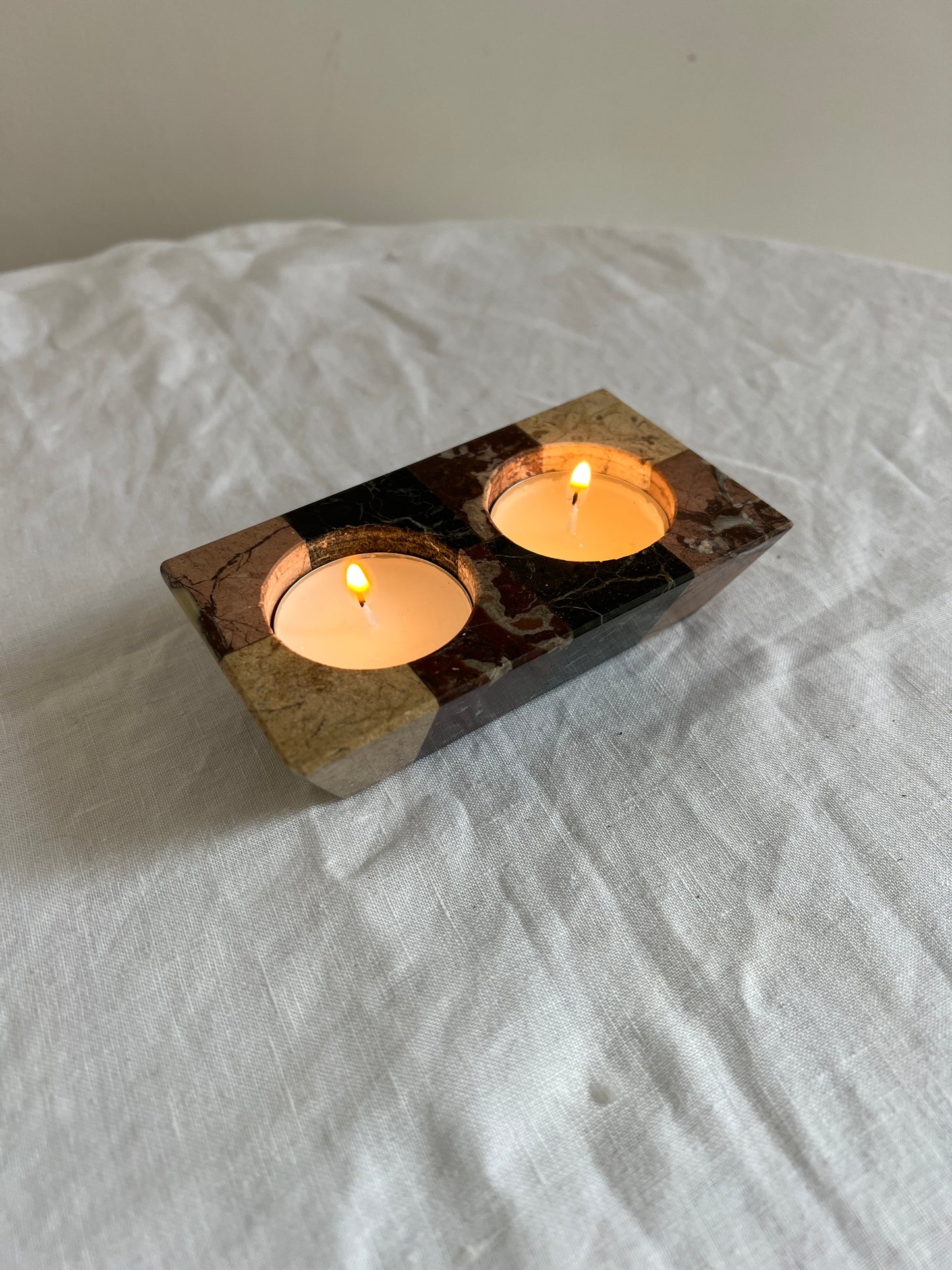 CHECKED STONE DOUBLE TEA LIGHT HOLDER