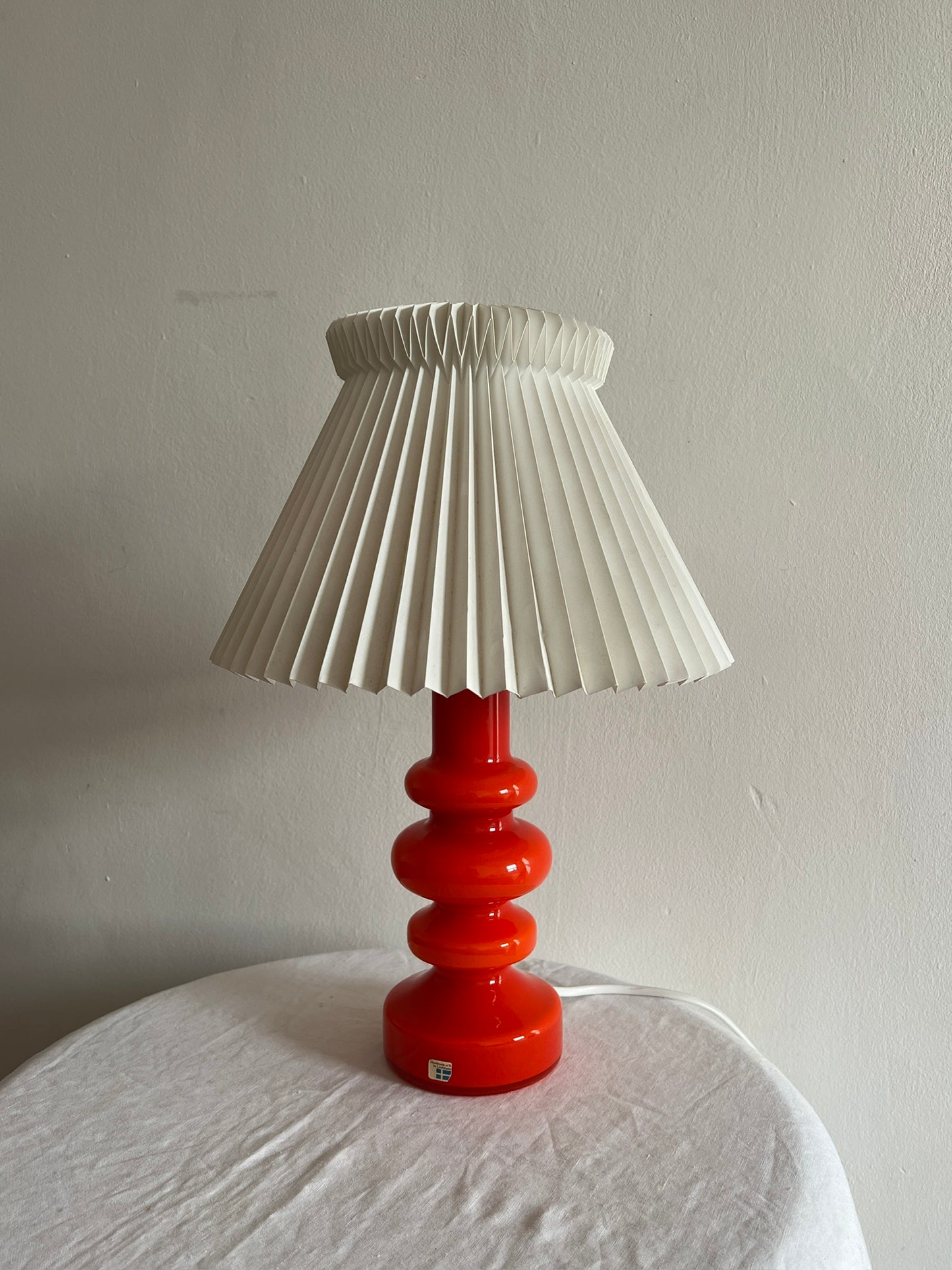 60S RED TABLE LAMP WITH SHADE
