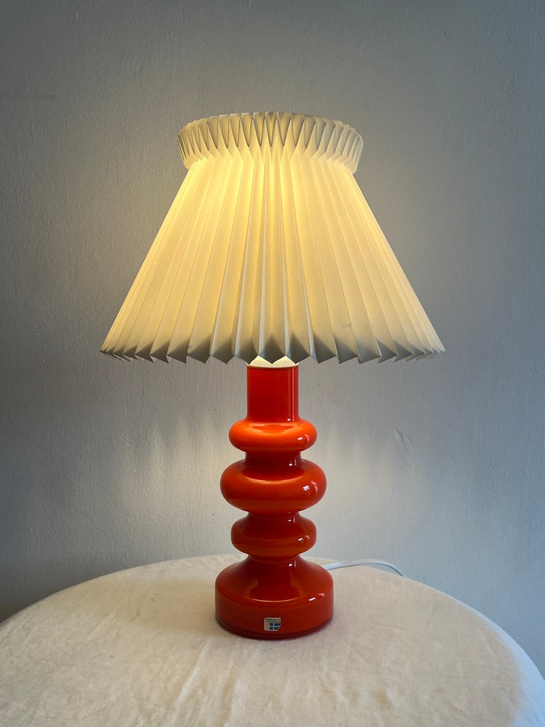 60S RED TABLE LAMP WITH SHADE