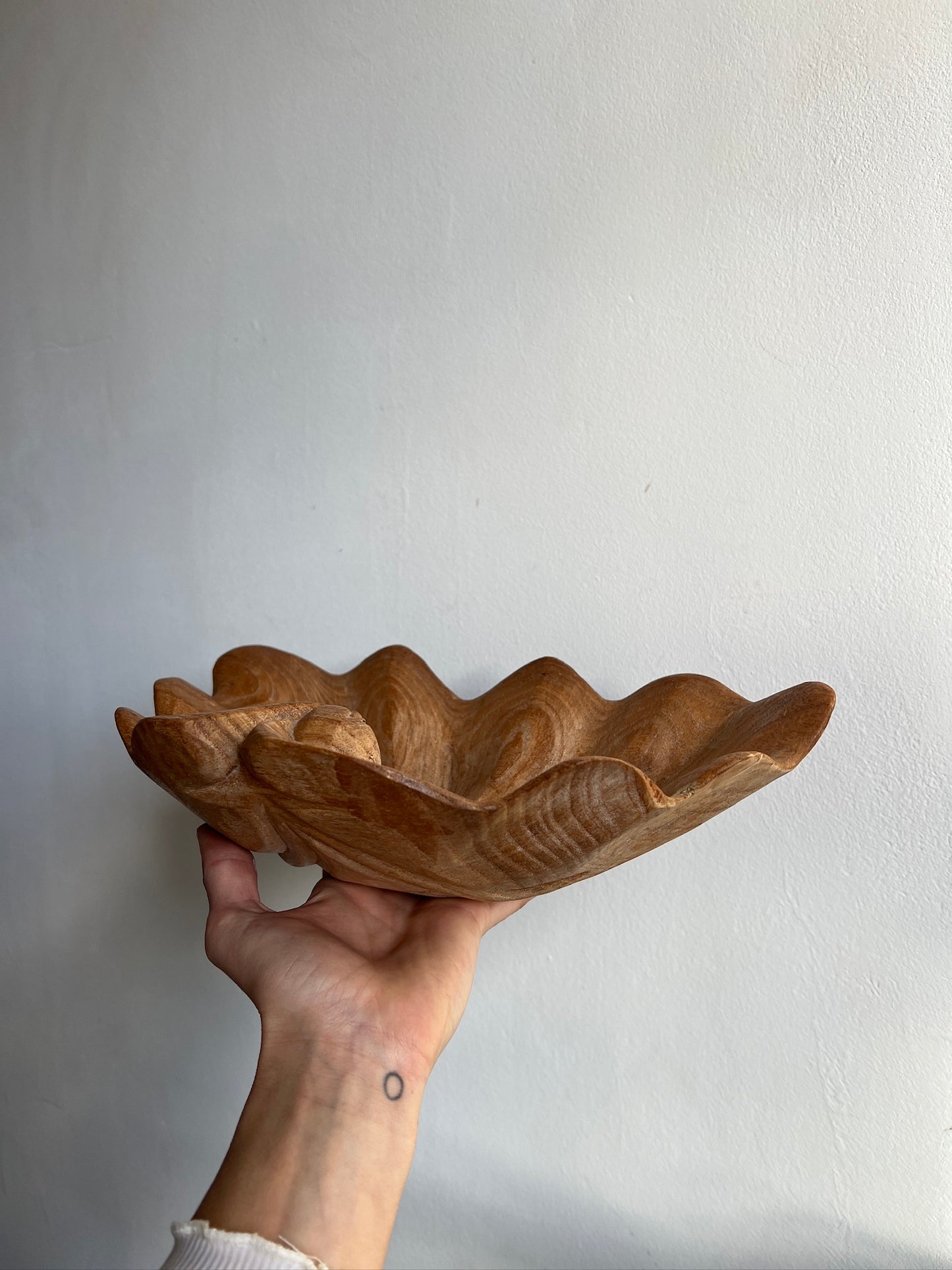 WOODEN SHELL DECORATIVE BOWL