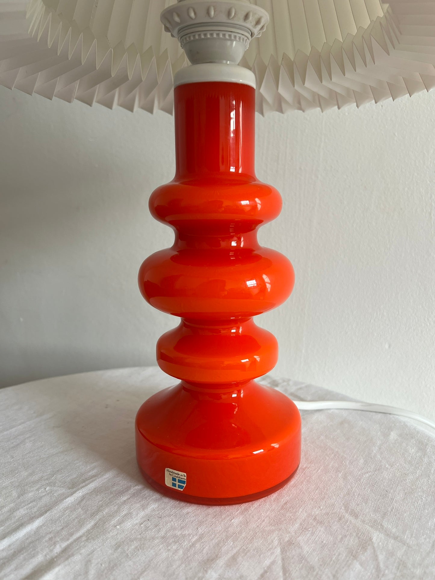 60S RED TABLE LAMP WITH SHADE