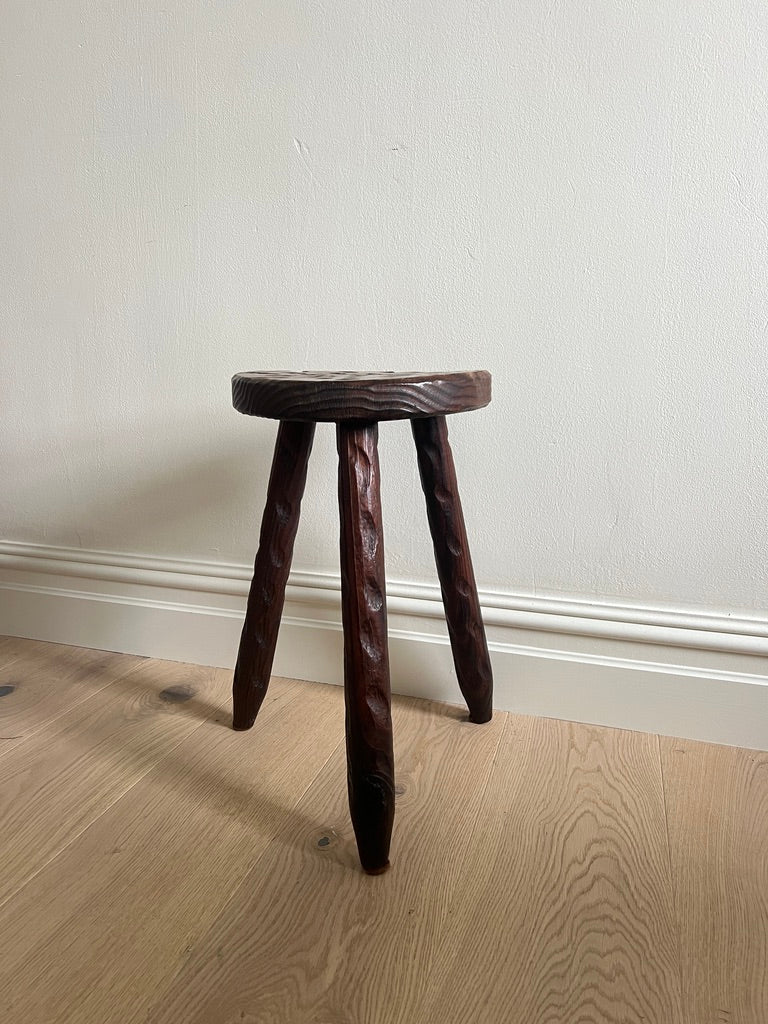 FRENCH CHISELED STOOL