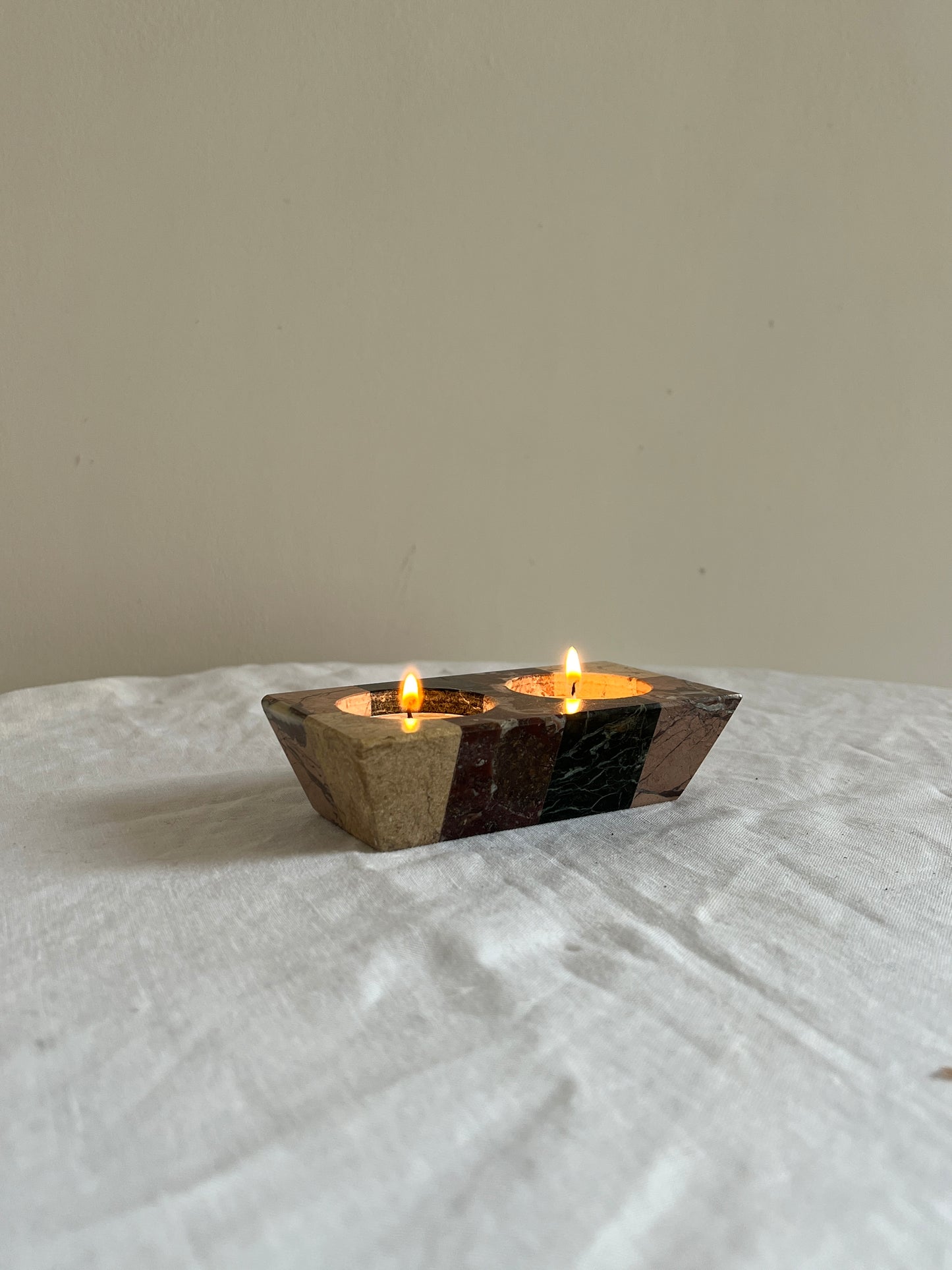 CHECKED STONE DOUBLE TEA LIGHT HOLDER