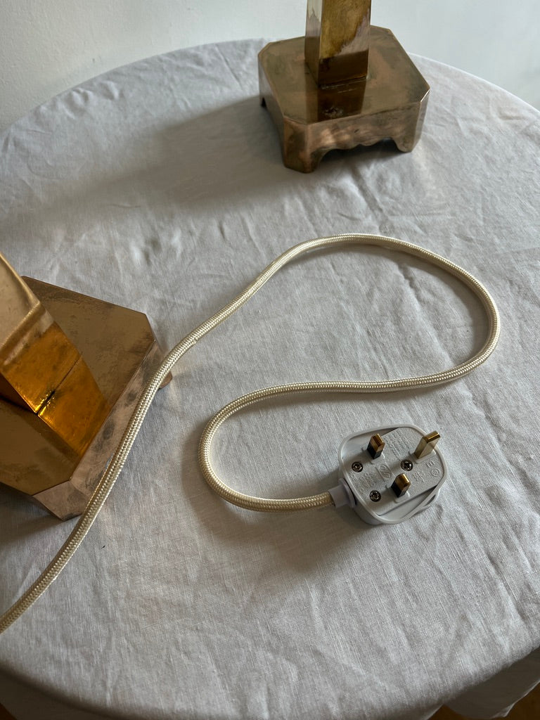 PAIR OF BRASS MID CENTURY BRASS LAMPS