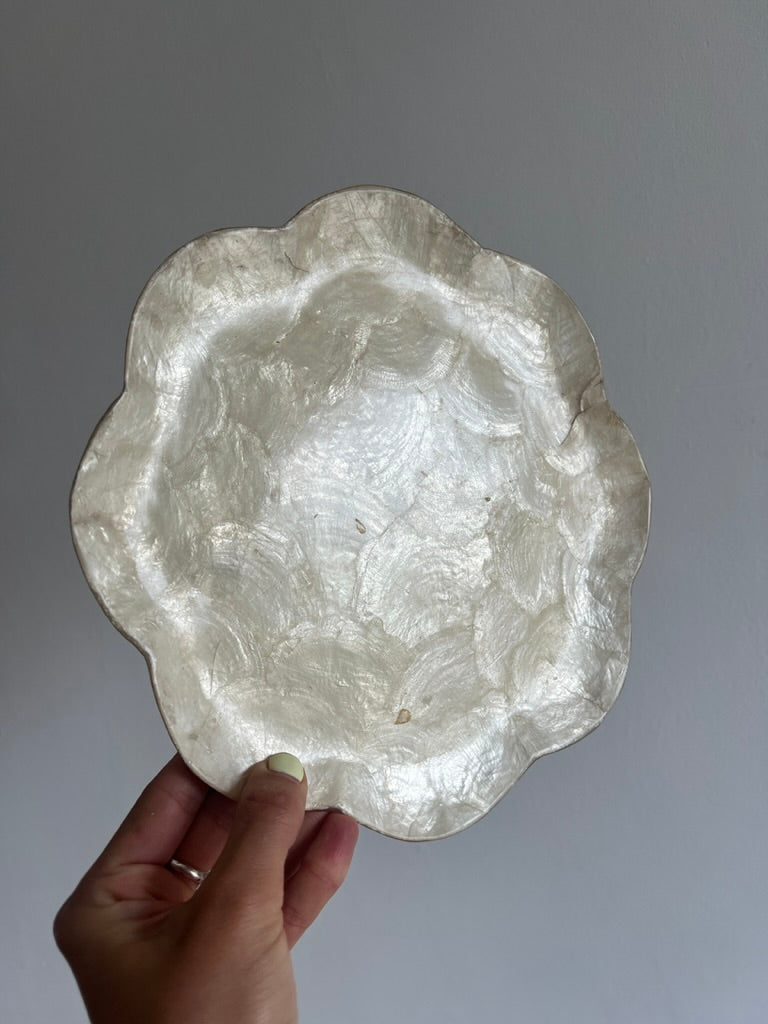 Set of four vintage capiz shell scallop plates