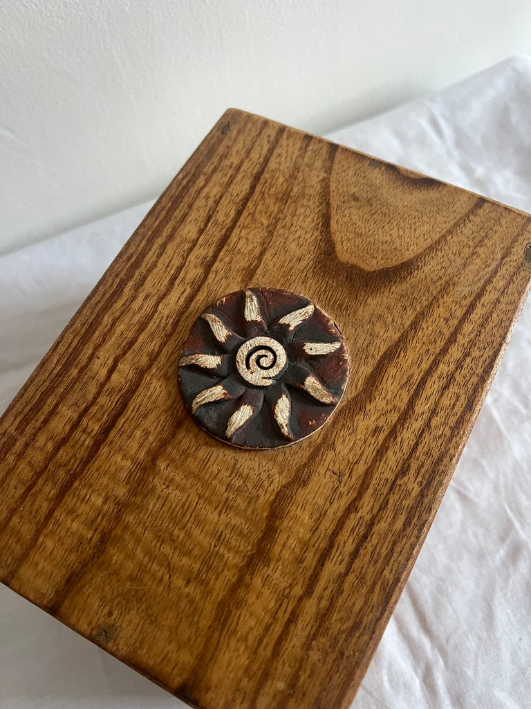 WOODEN SUN BOX