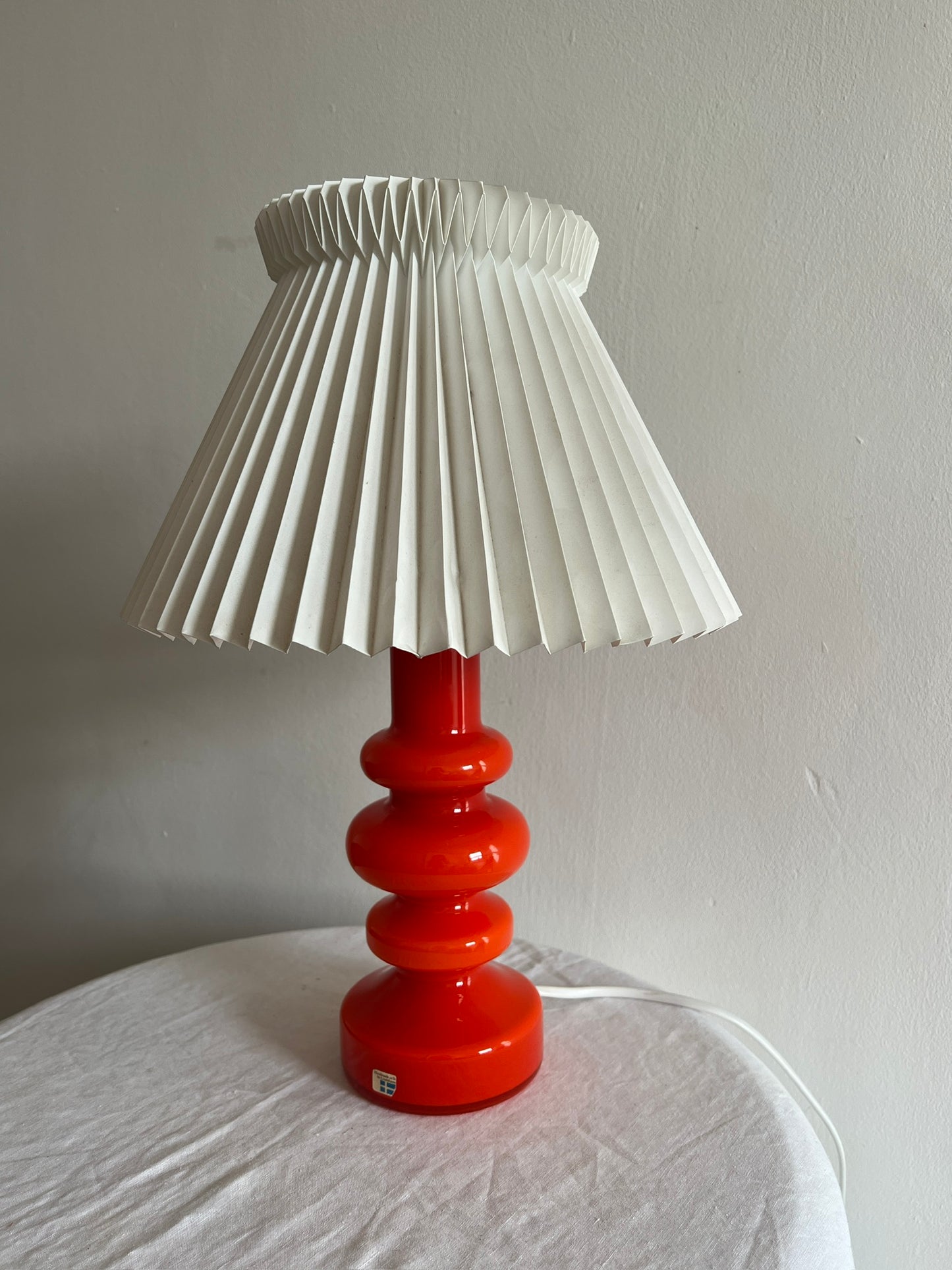 60S RED TABLE LAMP WITH SHADE