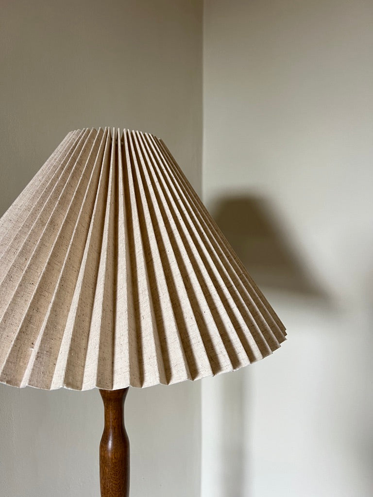 TALL BARLEY TWIST LAMP WITH PLEATED SHADE