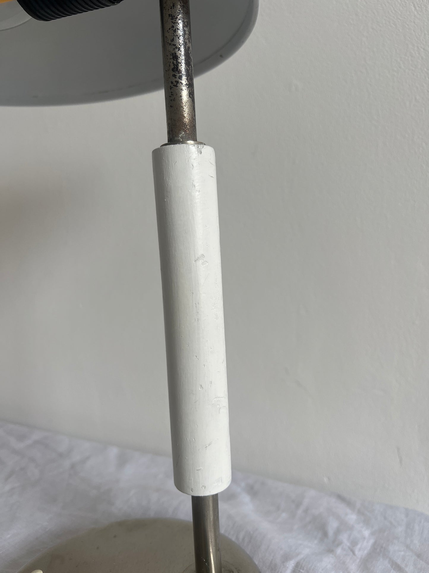 40’S MODERNIST TABLE LAMP