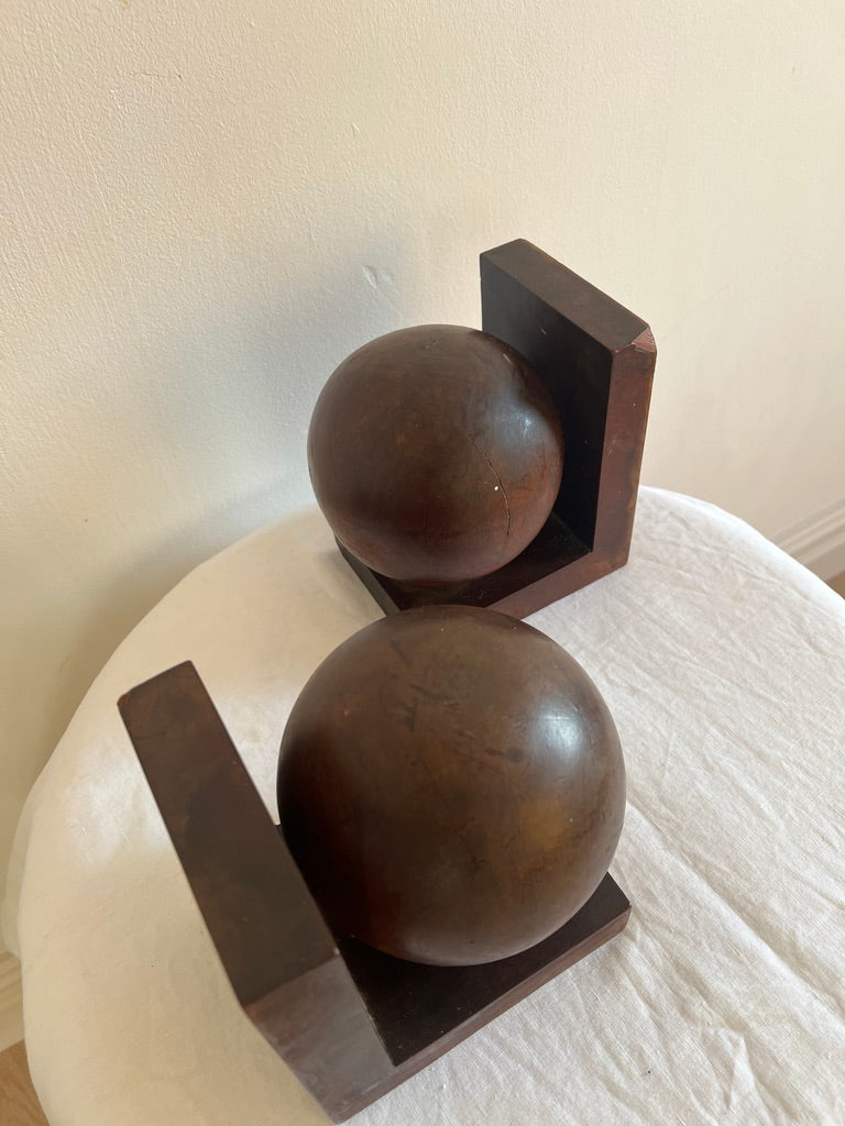 WOODEN SPHERE BOOK ENDS