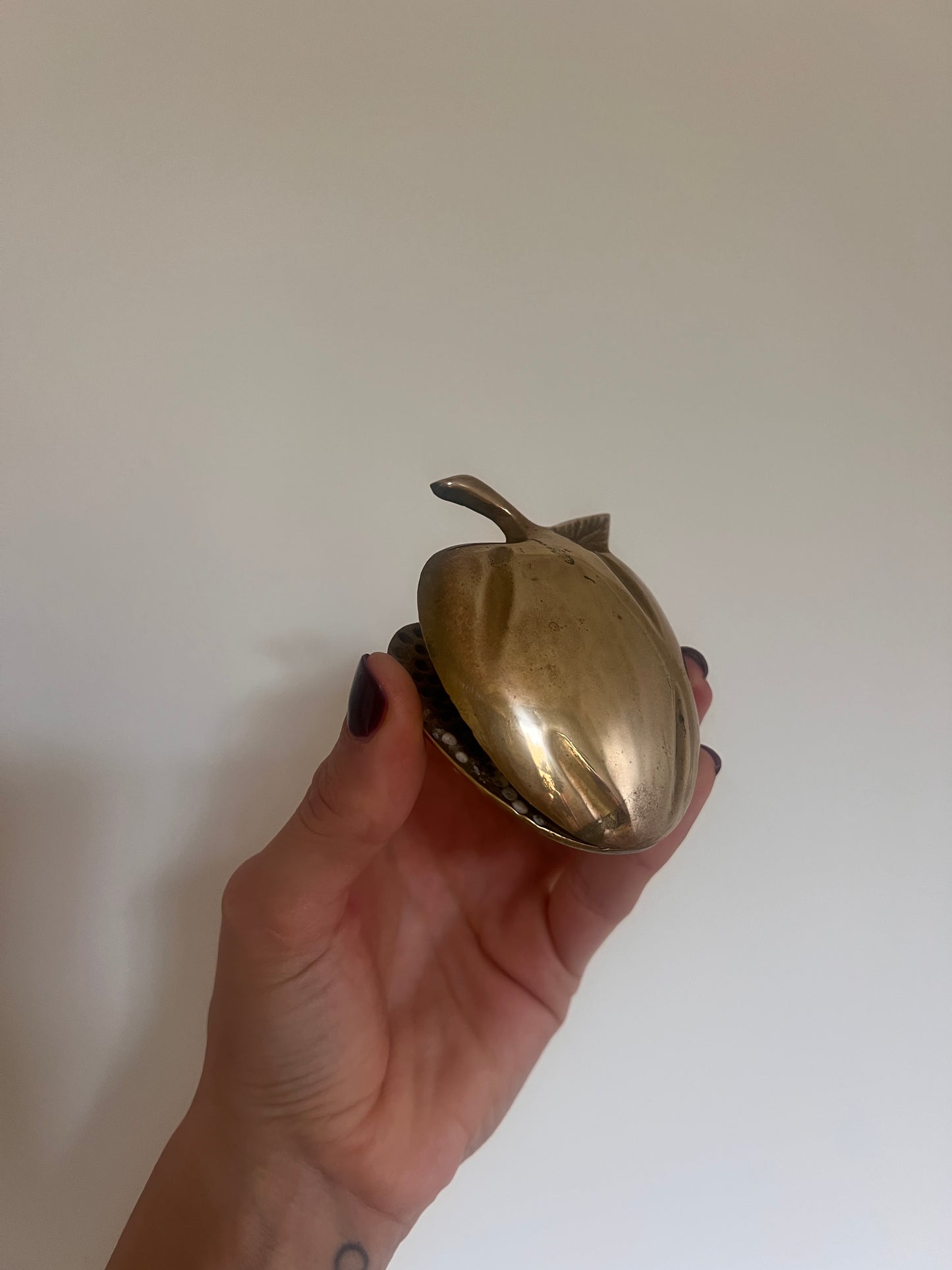 BRASS APPLE PAPER CLIP