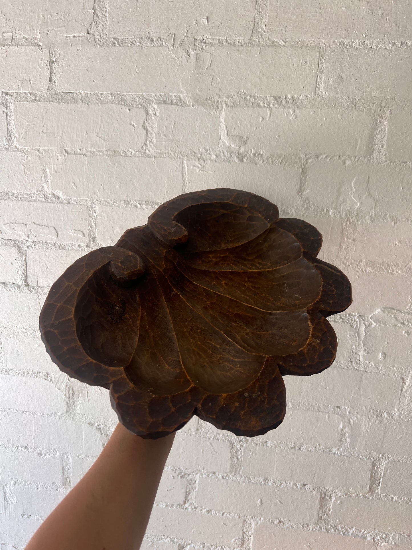 WOODEN CARVED SHELL TRAY