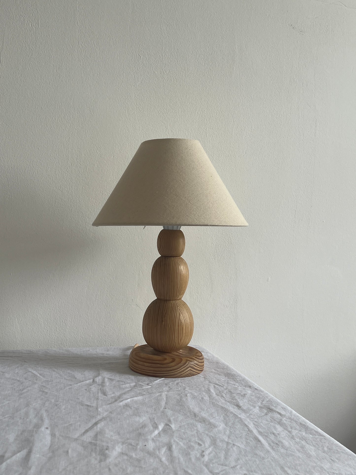 VINTAGE BOBBIN TABLE LAMP