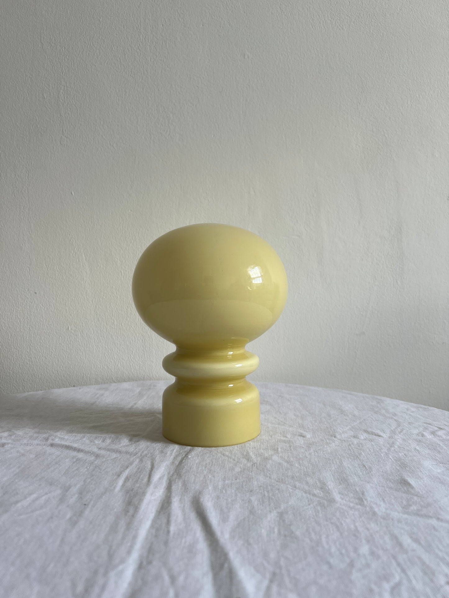 70s buttery yellow sculptural table lamp by Flygsfors glassworks, Sweden