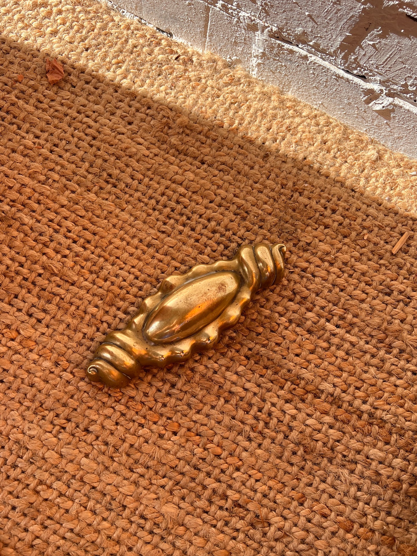 WEIGHTED BRASS SHELL DOOR STOP