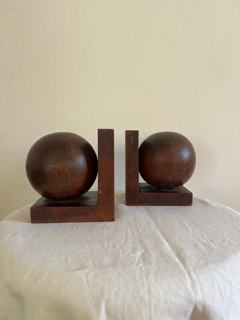 WOODEN SPHERE BOOK ENDS