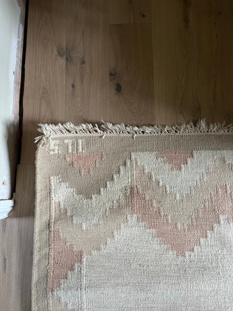 LARGE PINK WOOL SWEDISH RUG