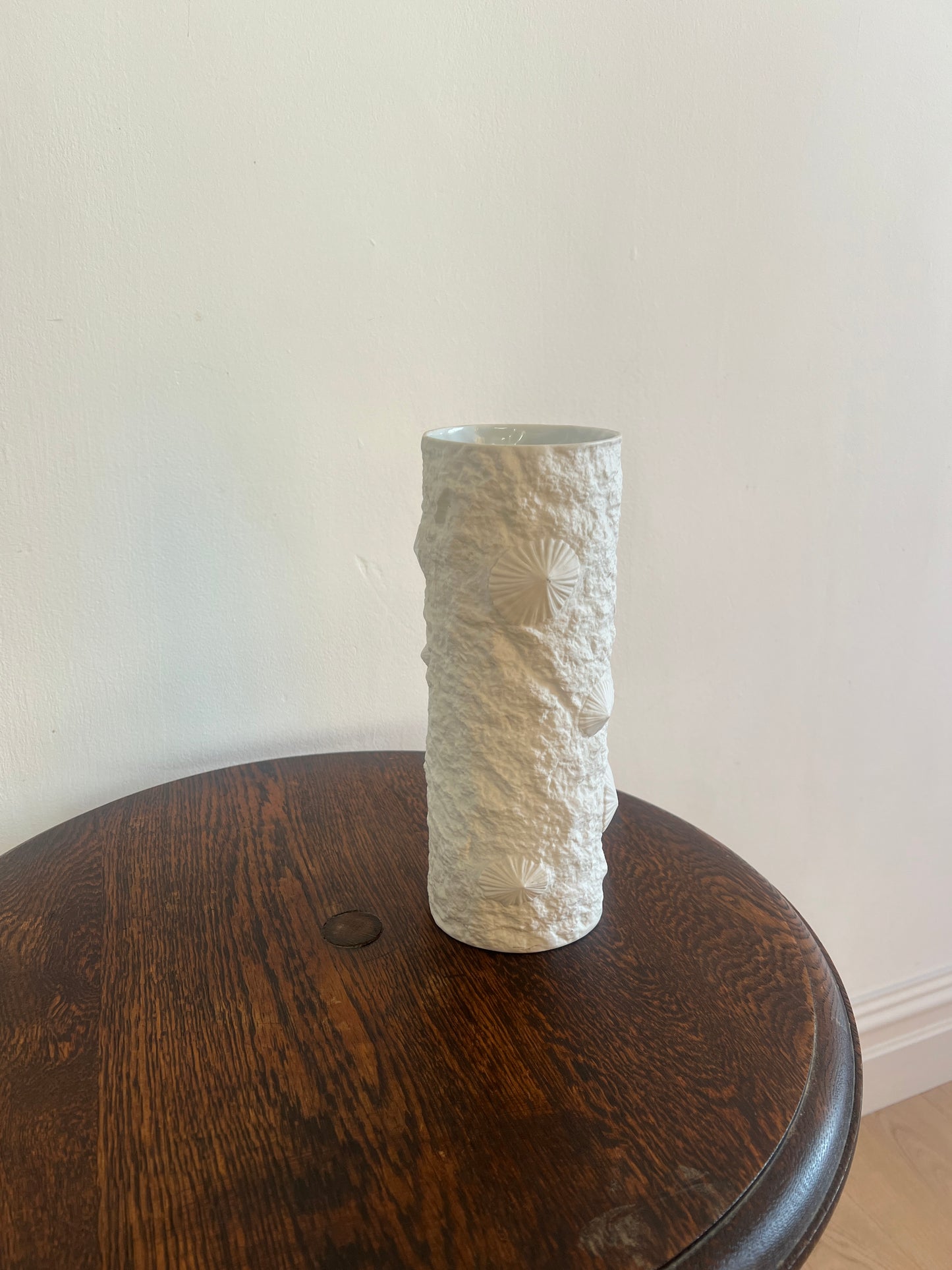 GERMAN WHITE FOSSIL VASE