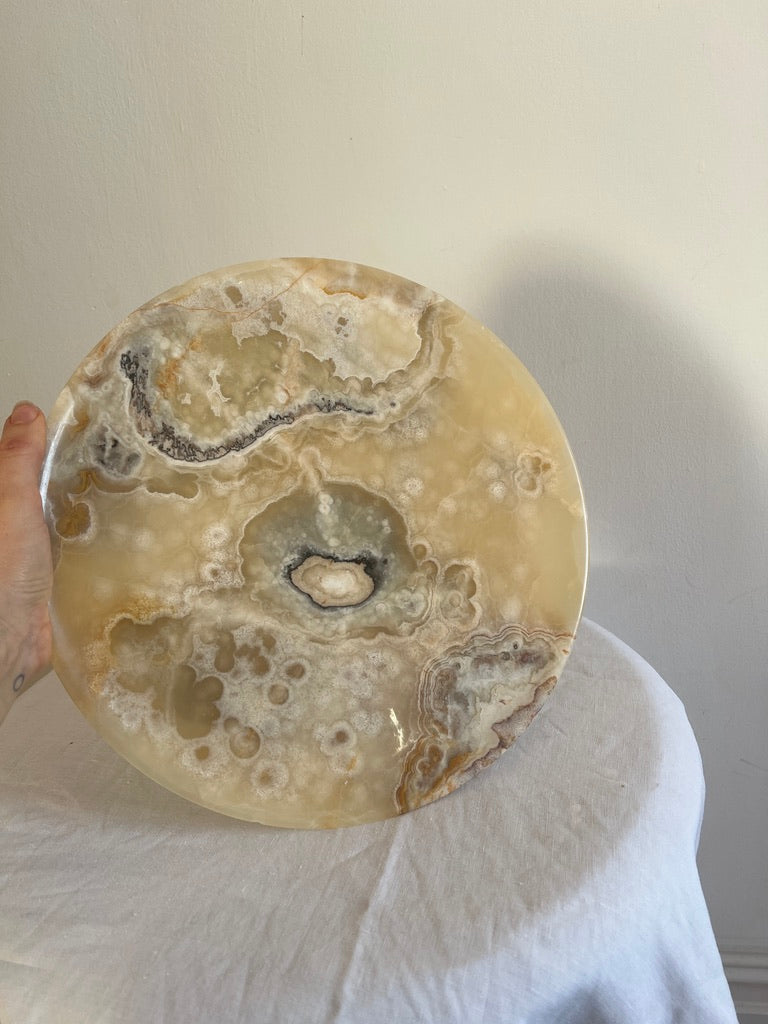 ONYX SERVING CIRCULAR PLATE