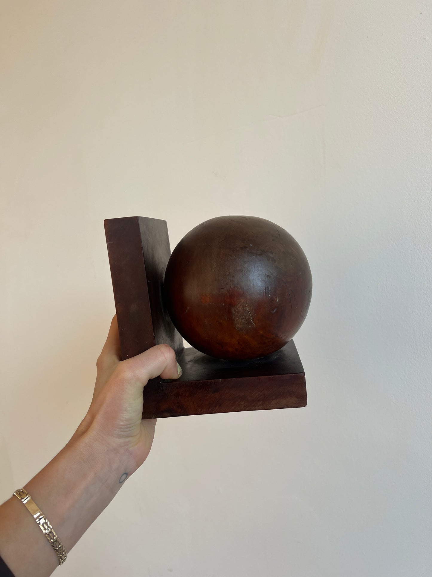WOODEN SPHERE BOOK ENDS