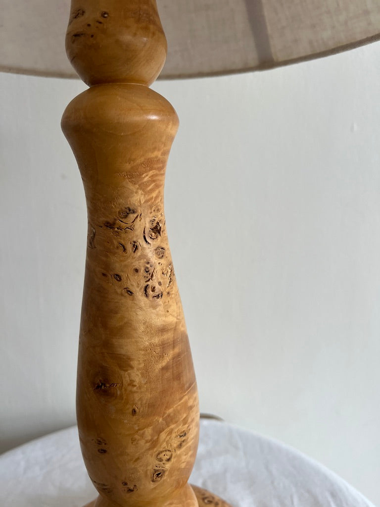 WOODEN TABLE LAMP WITH LINEN SHADE