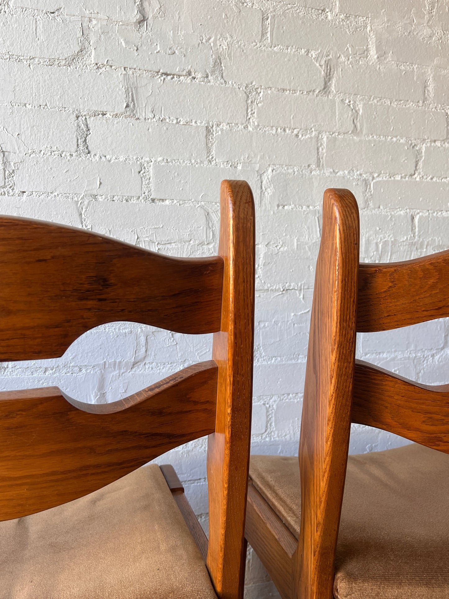 SET OF SIZE OAK & BROWN VELVET DINING CHAIRS