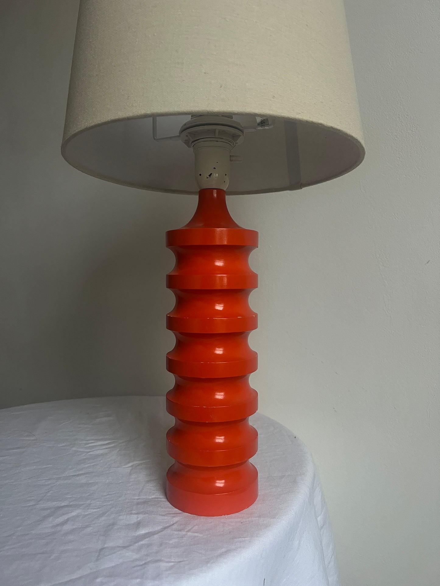 WOODEN CORAL TABLE LAMP