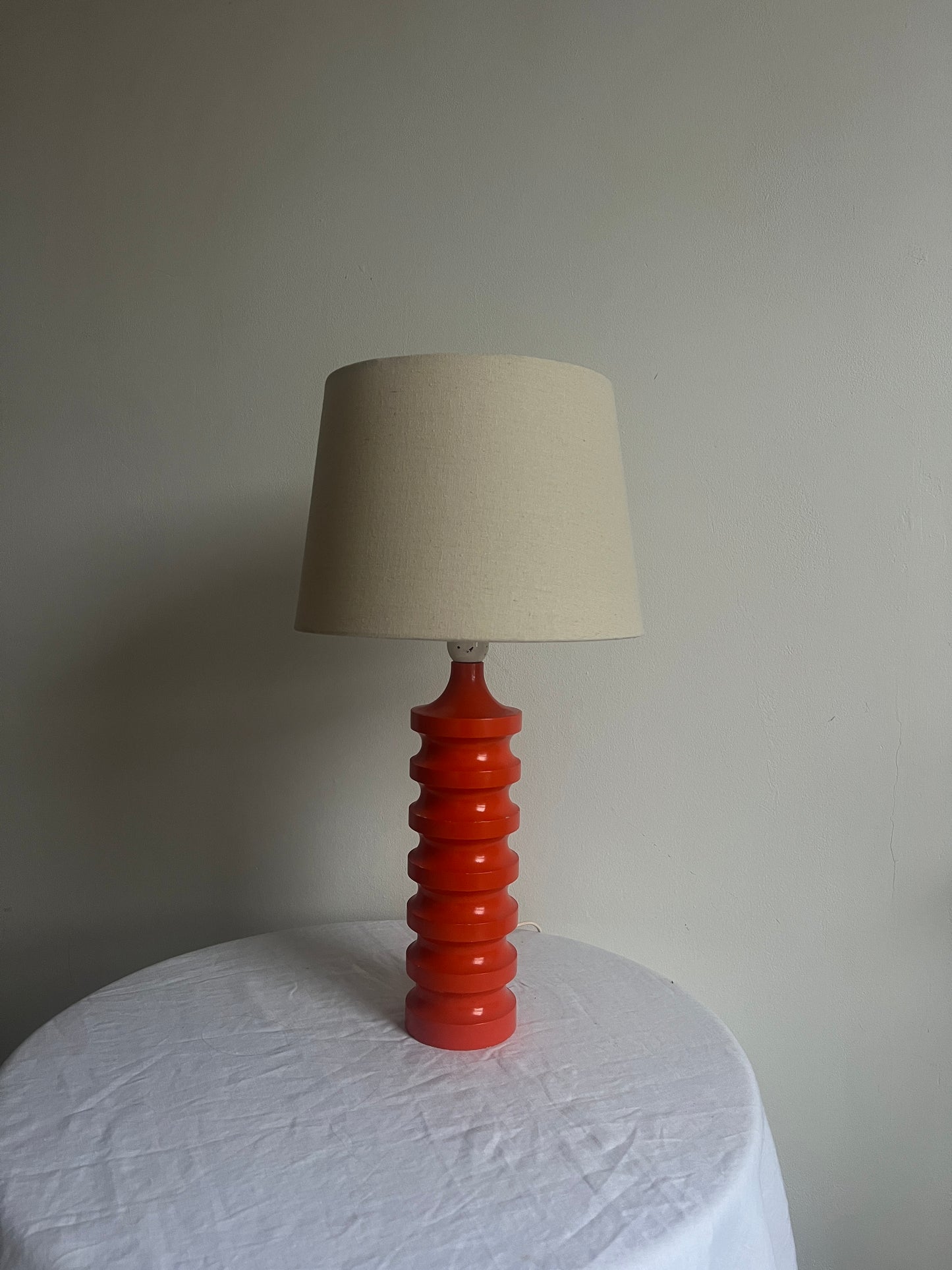 WOODEN CORAL TABLE LAMP