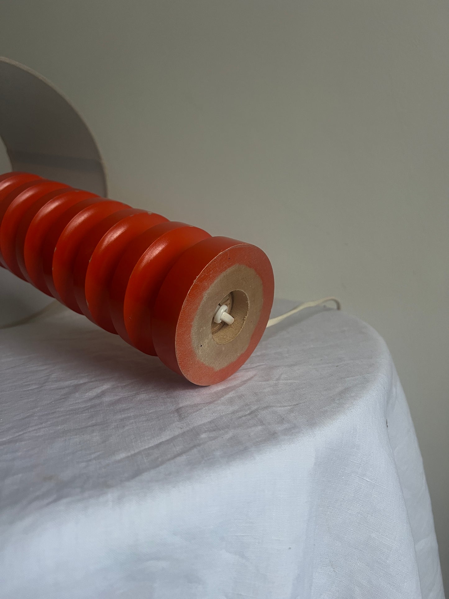 WOODEN CORAL TABLE LAMP