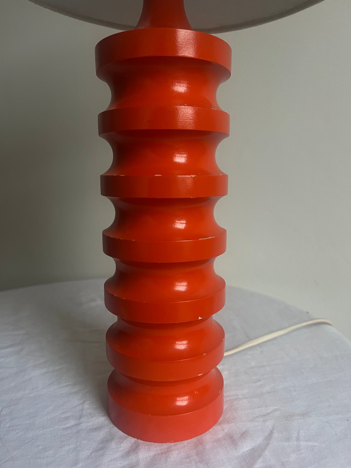 WOODEN CORAL TABLE LAMP