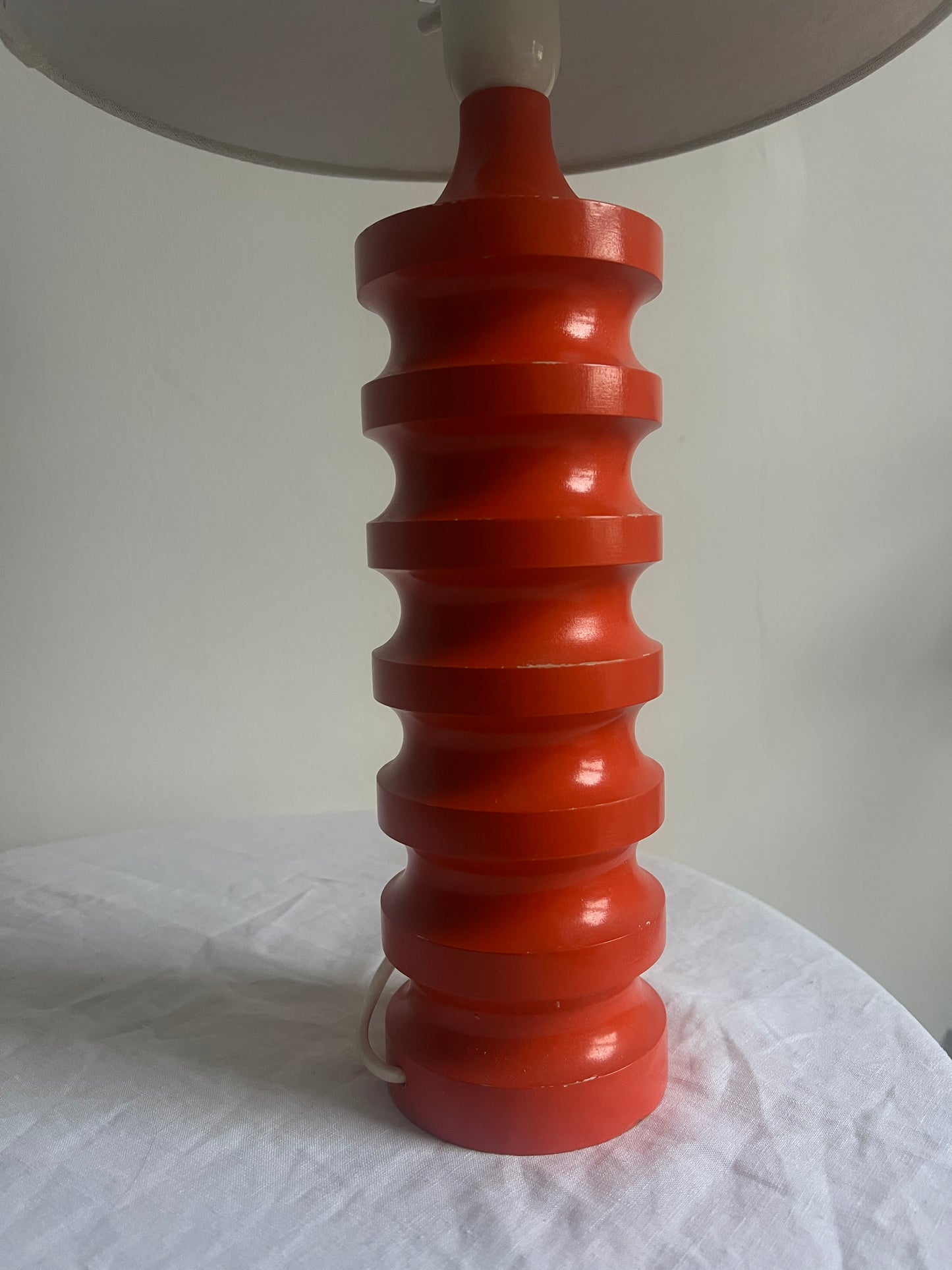 WOODEN CORAL TABLE LAMP