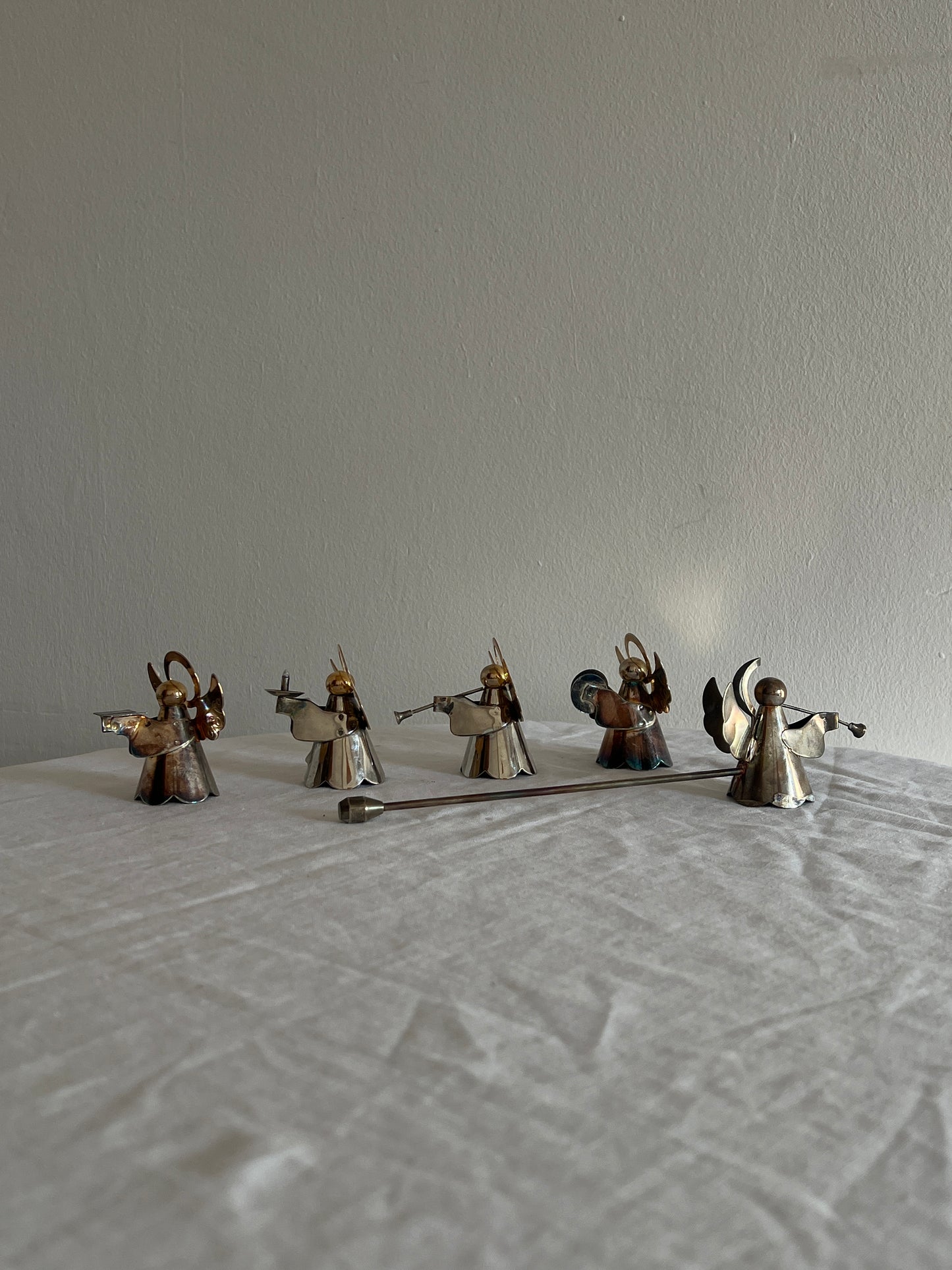 SMALL SET OF FIVE ANGEL DECORATIONS