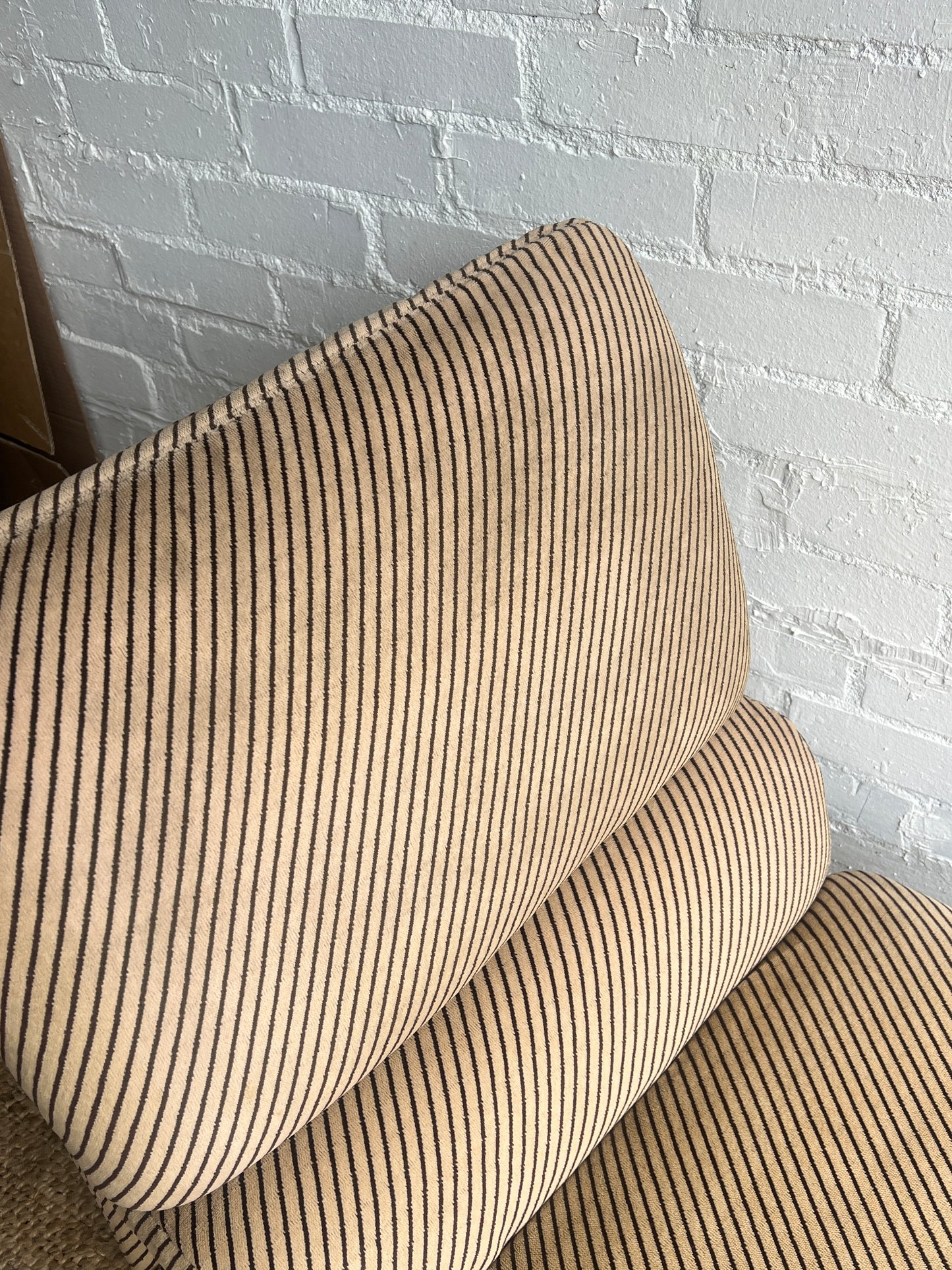 STRIPED MODULAR CHAIR