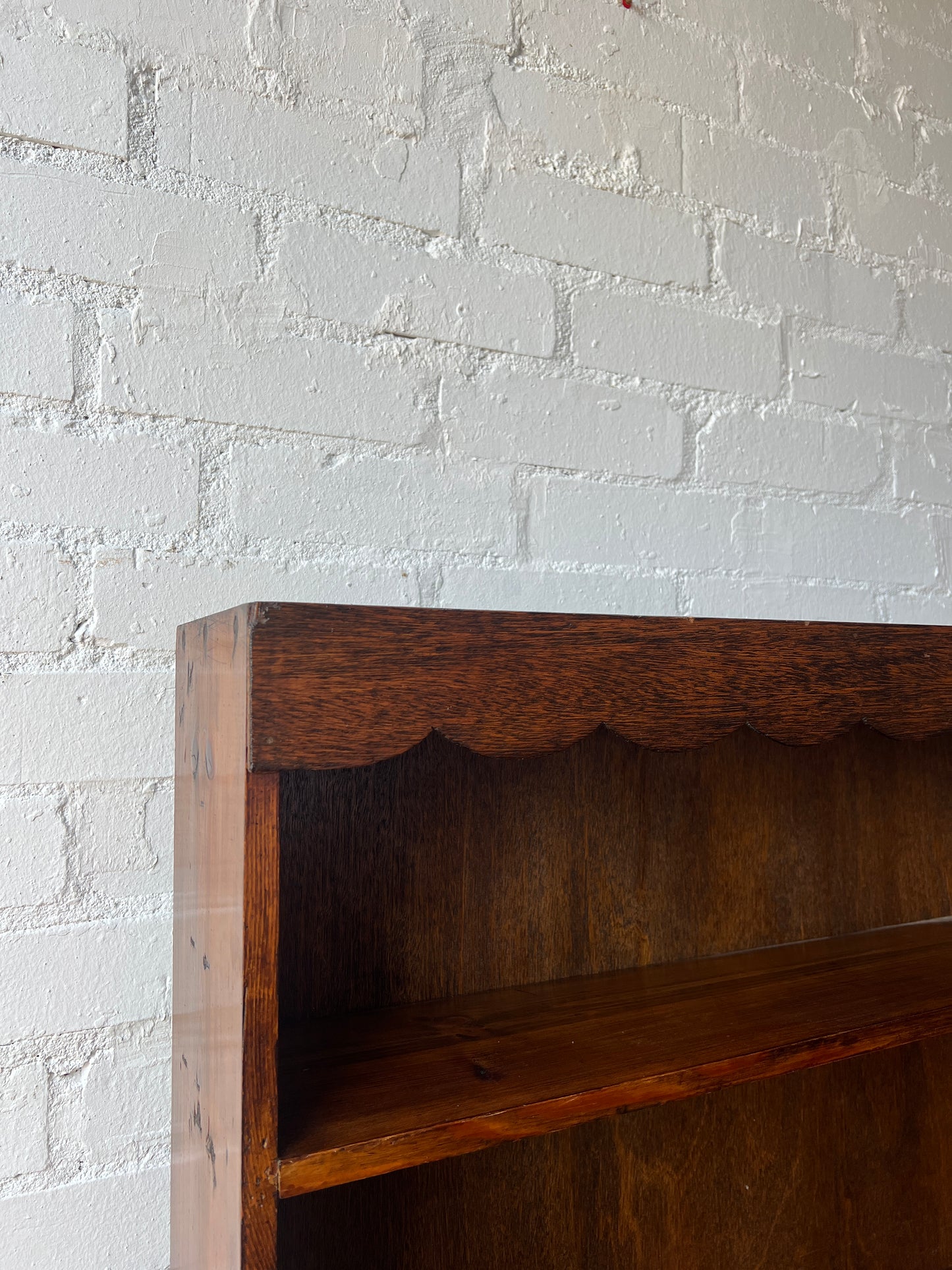 SCALLOP WOODEN BOOK CASE