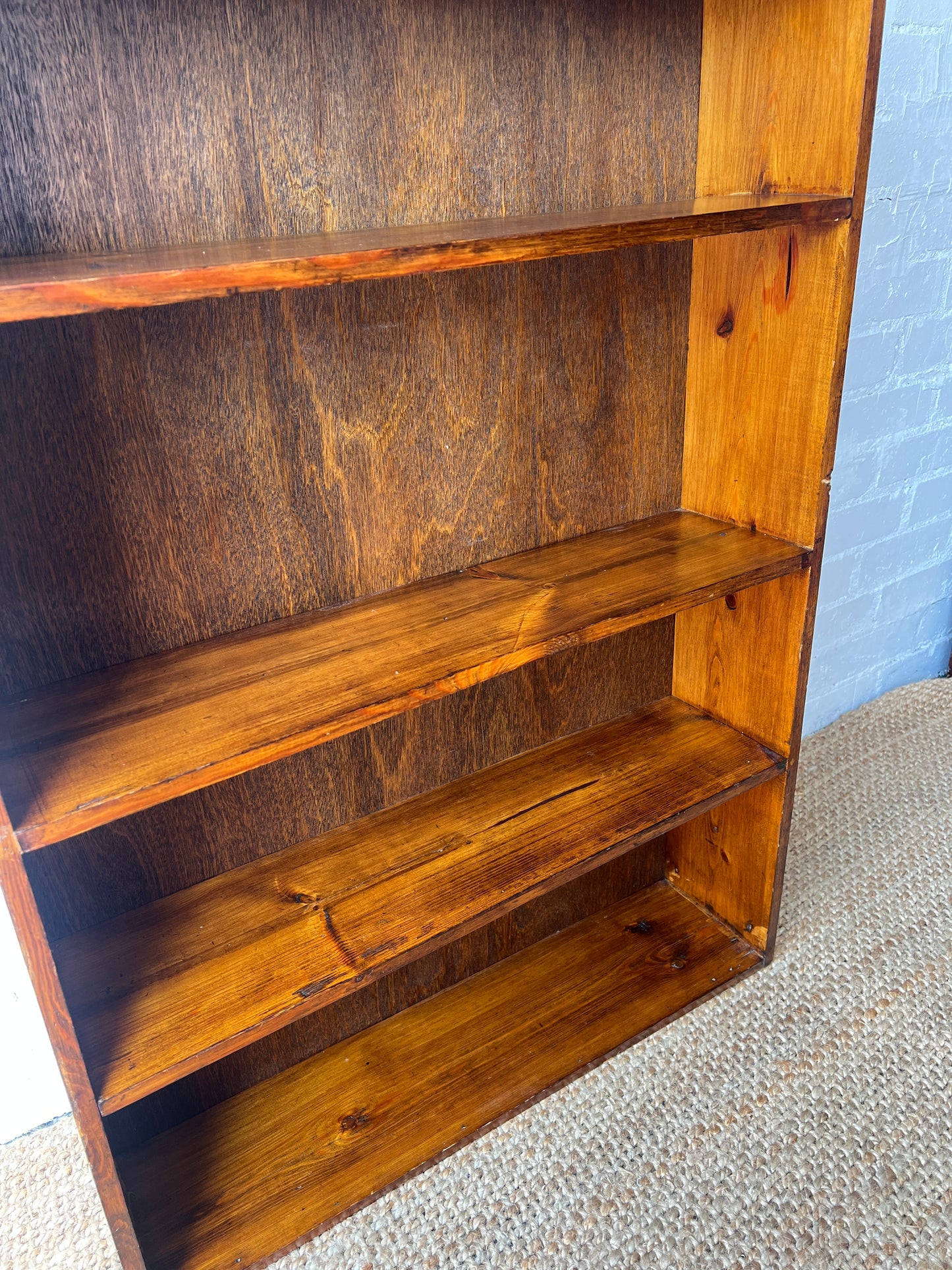 SCALLOP WOODEN BOOK CASE