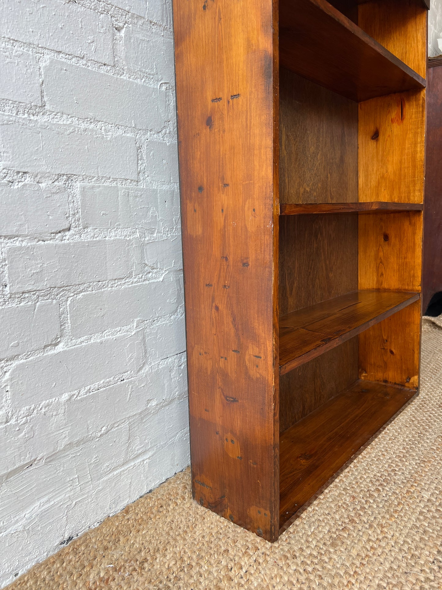 SCALLOP WOODEN BOOK CASE