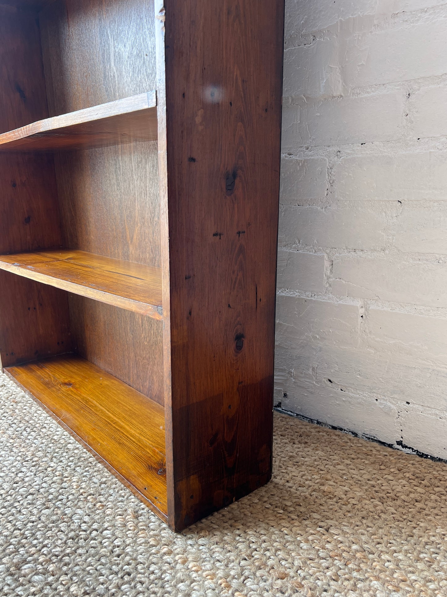 SCALLOP WOODEN BOOK CASE