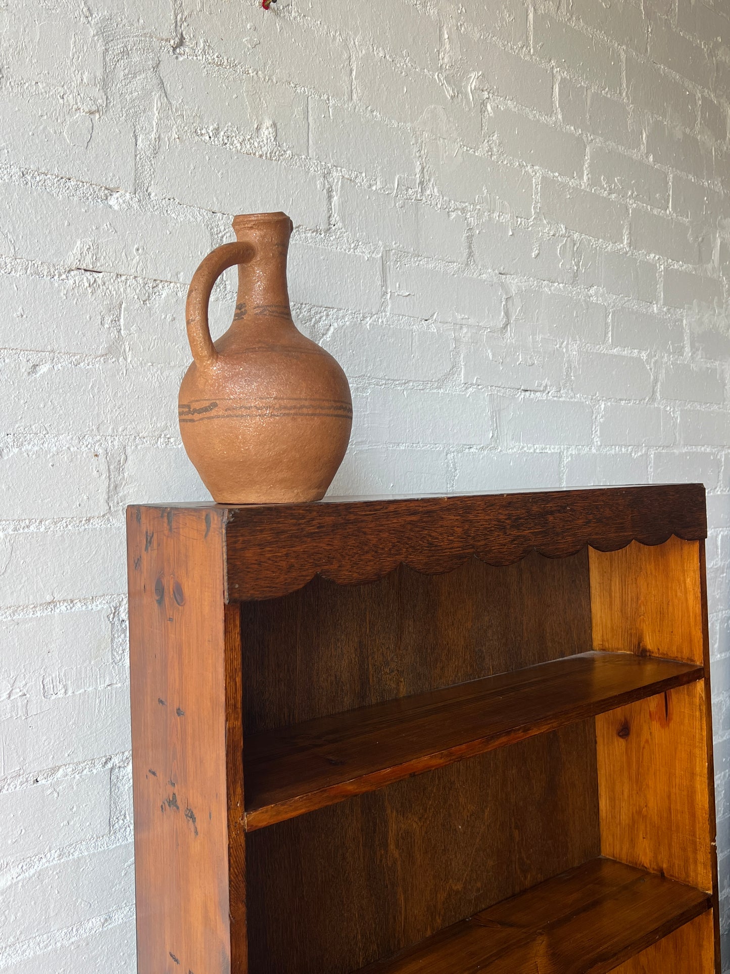 SCALLOP WOODEN BOOK CASE