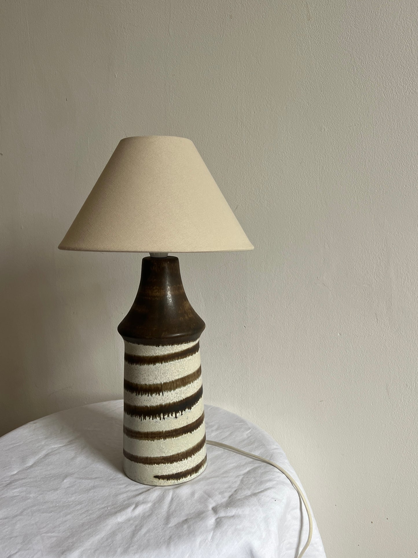 CERAMIC STRIPED TABLE LAMP BY BRUNO KARLSSON