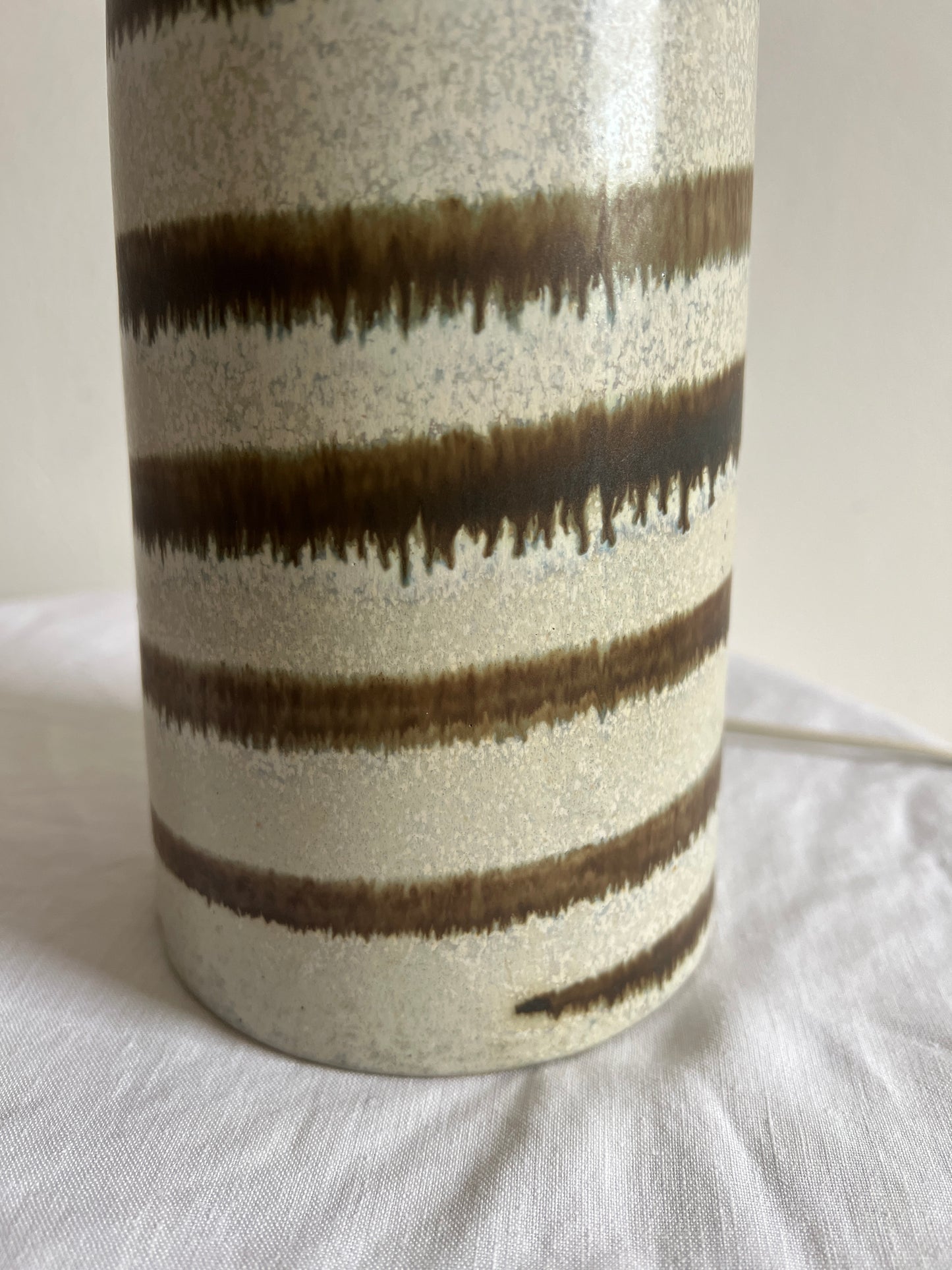 CERAMIC STRIPED TABLE LAMP BY BRUNO KARLSSON