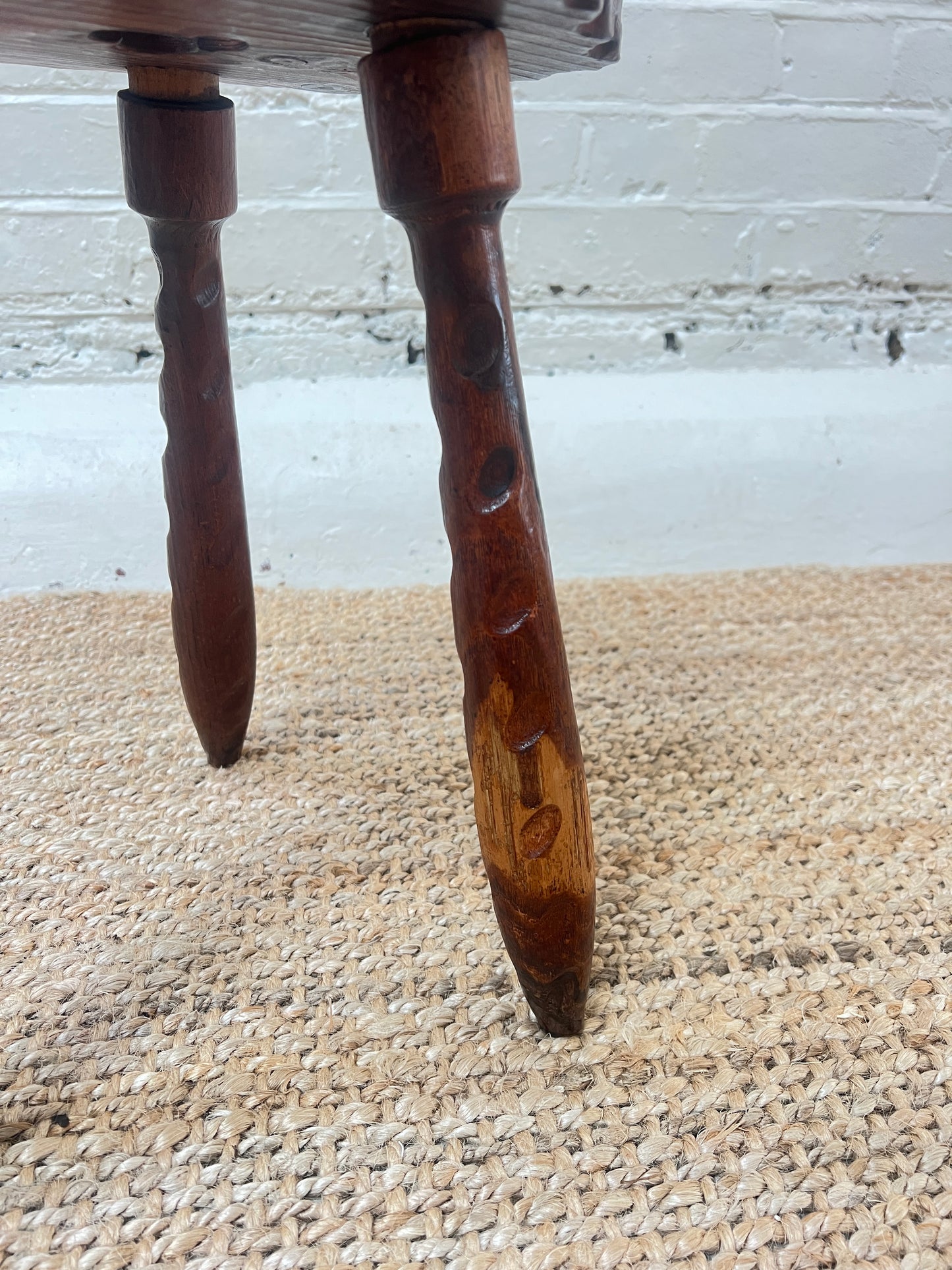 CARVED 'WIGGLE' STOOL