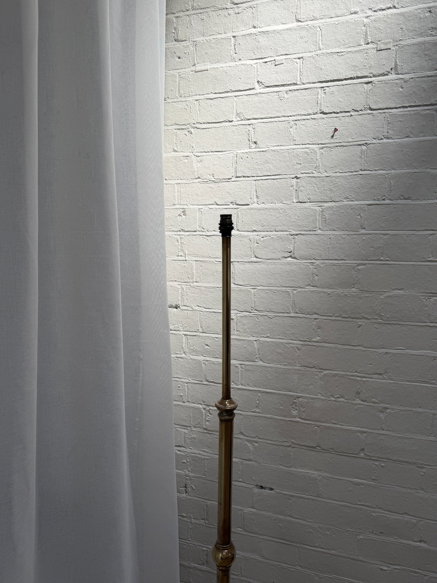 ENGLISH BALL STEM BRASS FLOOR LAMP