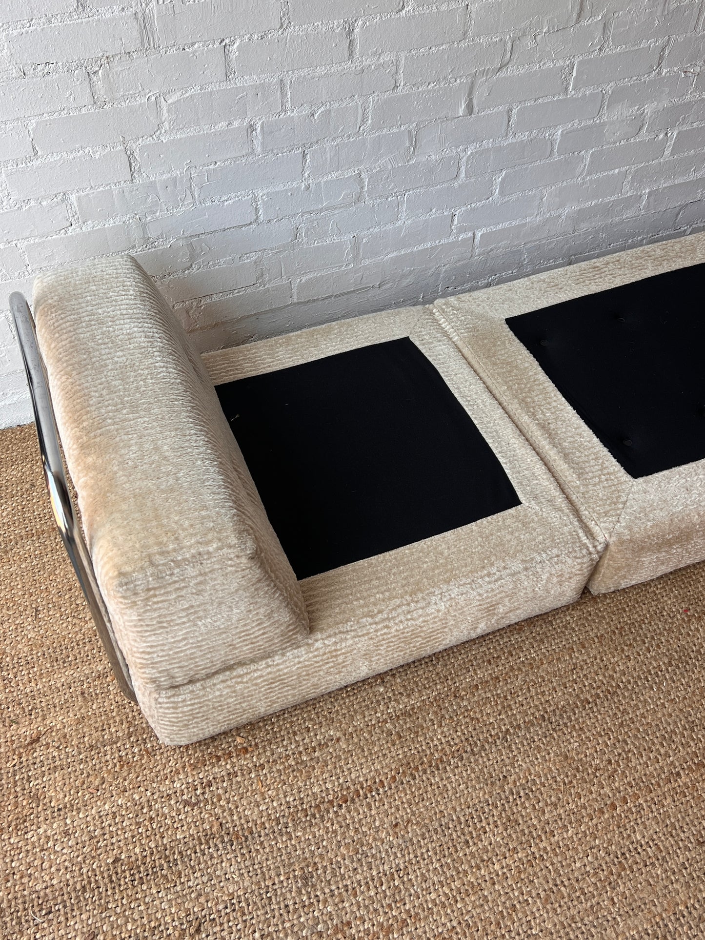 OFF WHITE MODULAR SLEEPER CHAIR