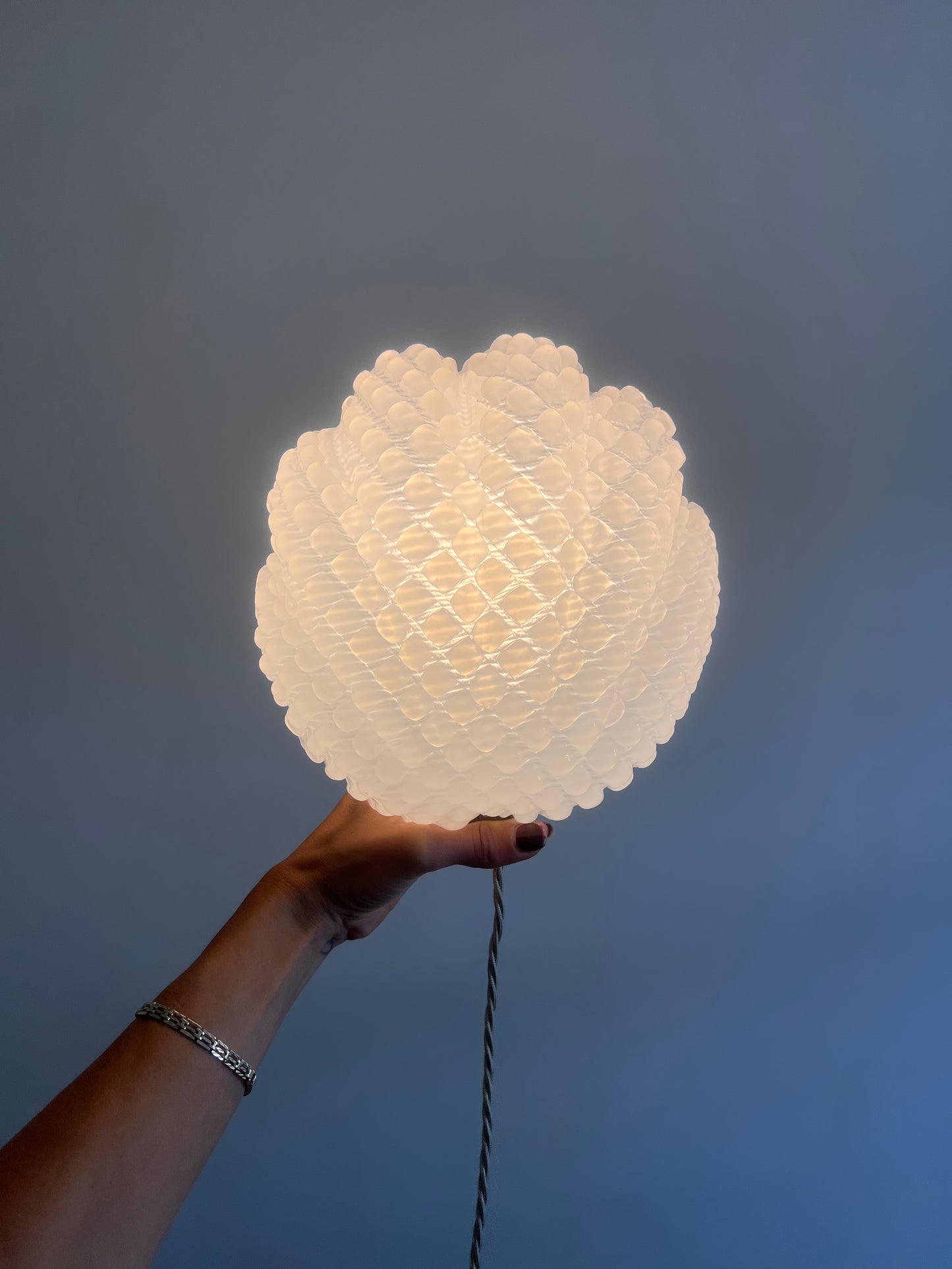 SINGLE SHELL MURANO WALL LIGHT
