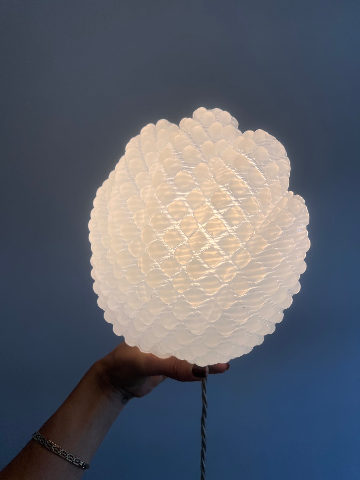 SINGLE SHELL MURANO WALL LIGHT