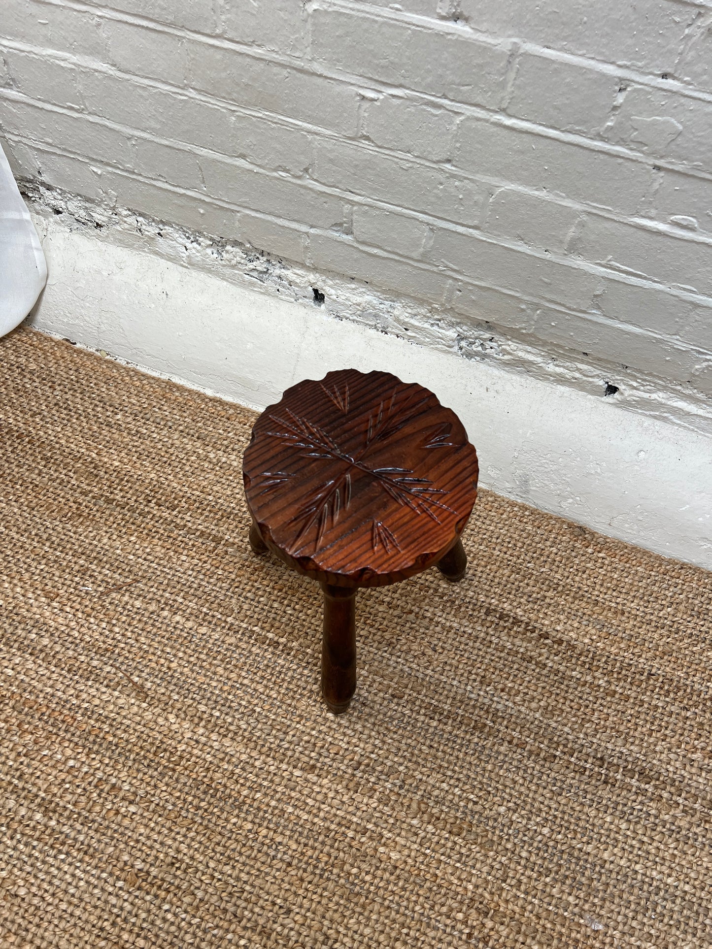 RUSTIC WOODEN LEAF STOOL