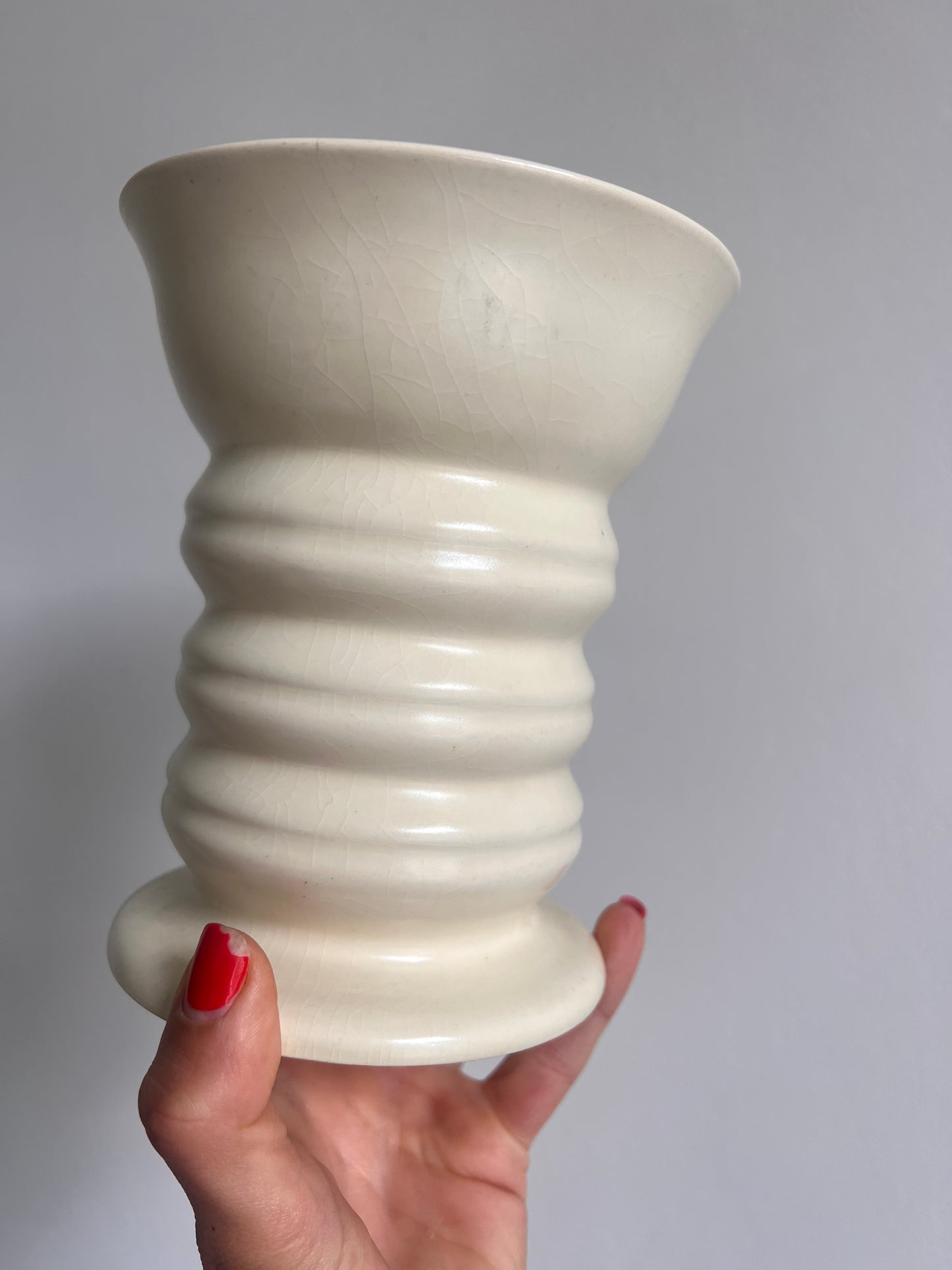 CREAM ENGLISH CERAMIC VASE