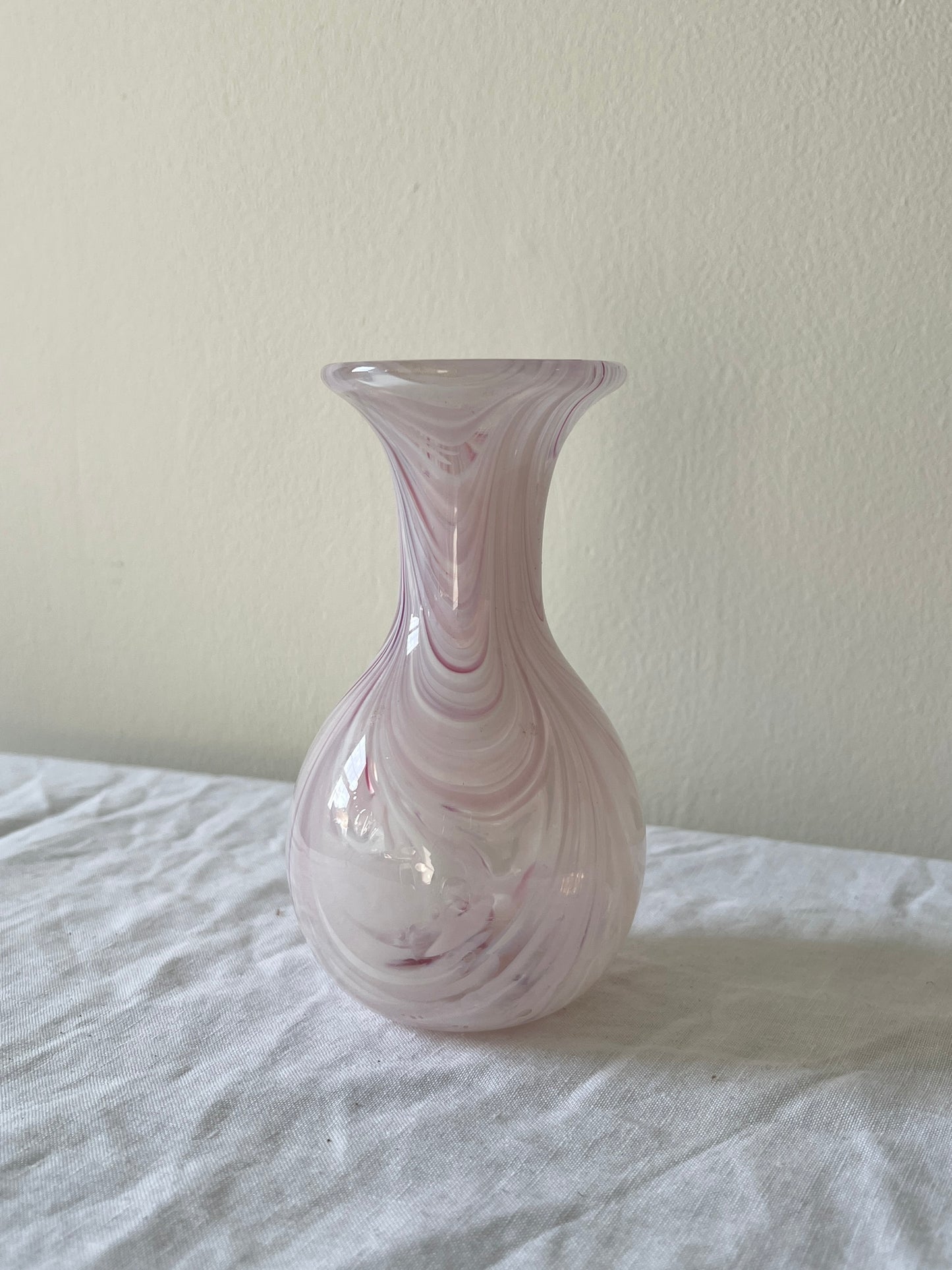 BABY PINK GLASS BUD VASE